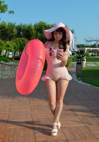 8090碰成年女人免费碰碰尤物_DVD电影完整版